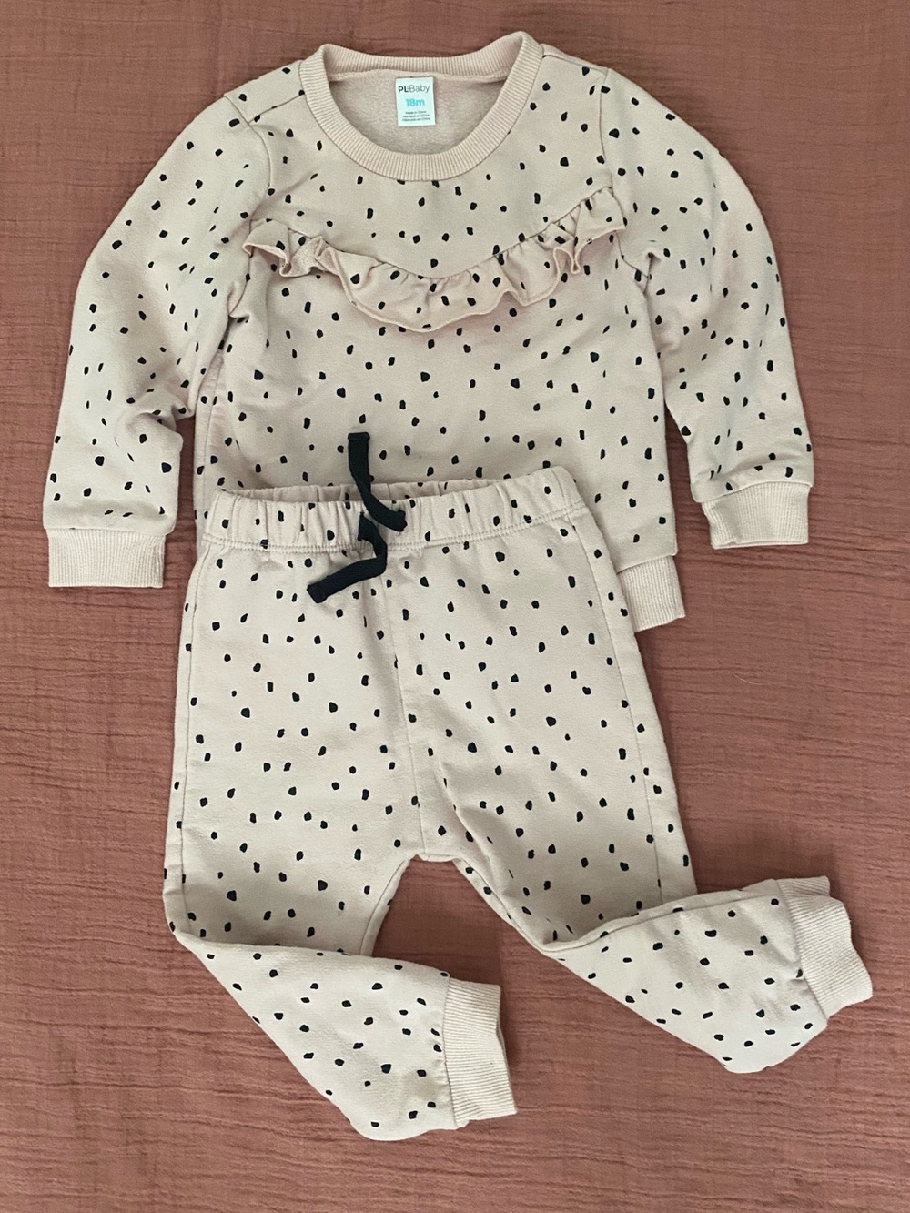 PL Baby sweatsuit